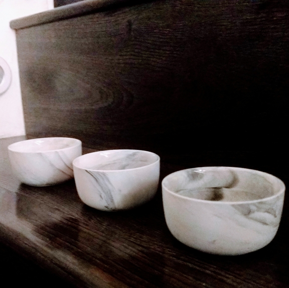 NWT CB2 MARBLE SWIRL Trinket BOWL - Picture 1 of 3